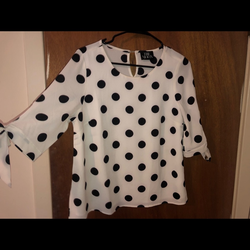 Hope’s “She’s Perfect” Top: White/Black